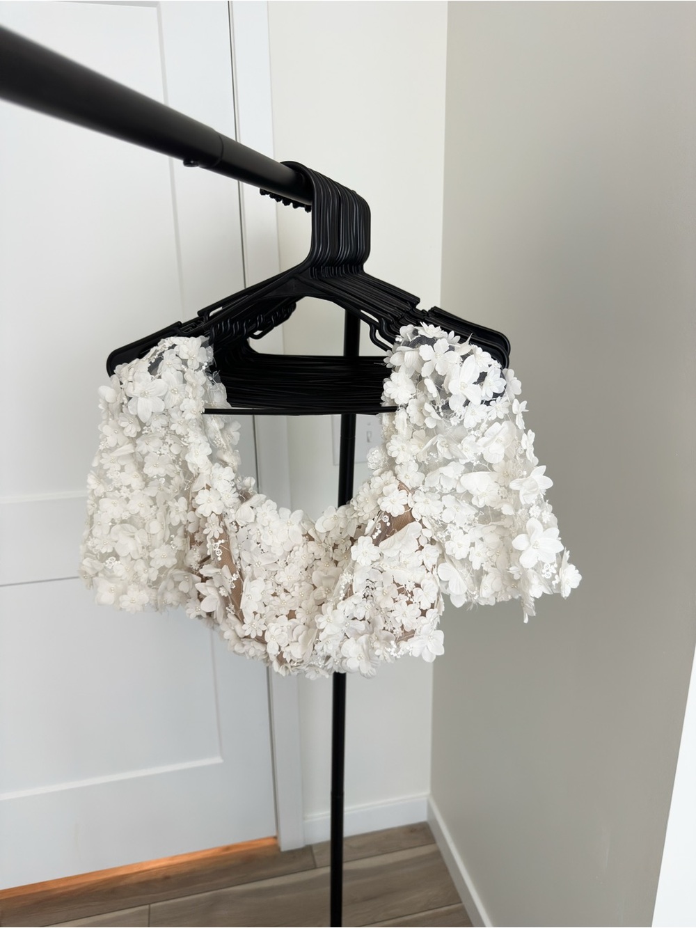 Lurelly White Appliqué Floral Top